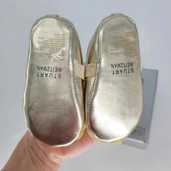 Stuart weitzman gold flower dressy ballet flats infant crib soft sole shoe  2 - Picture 2 of 6